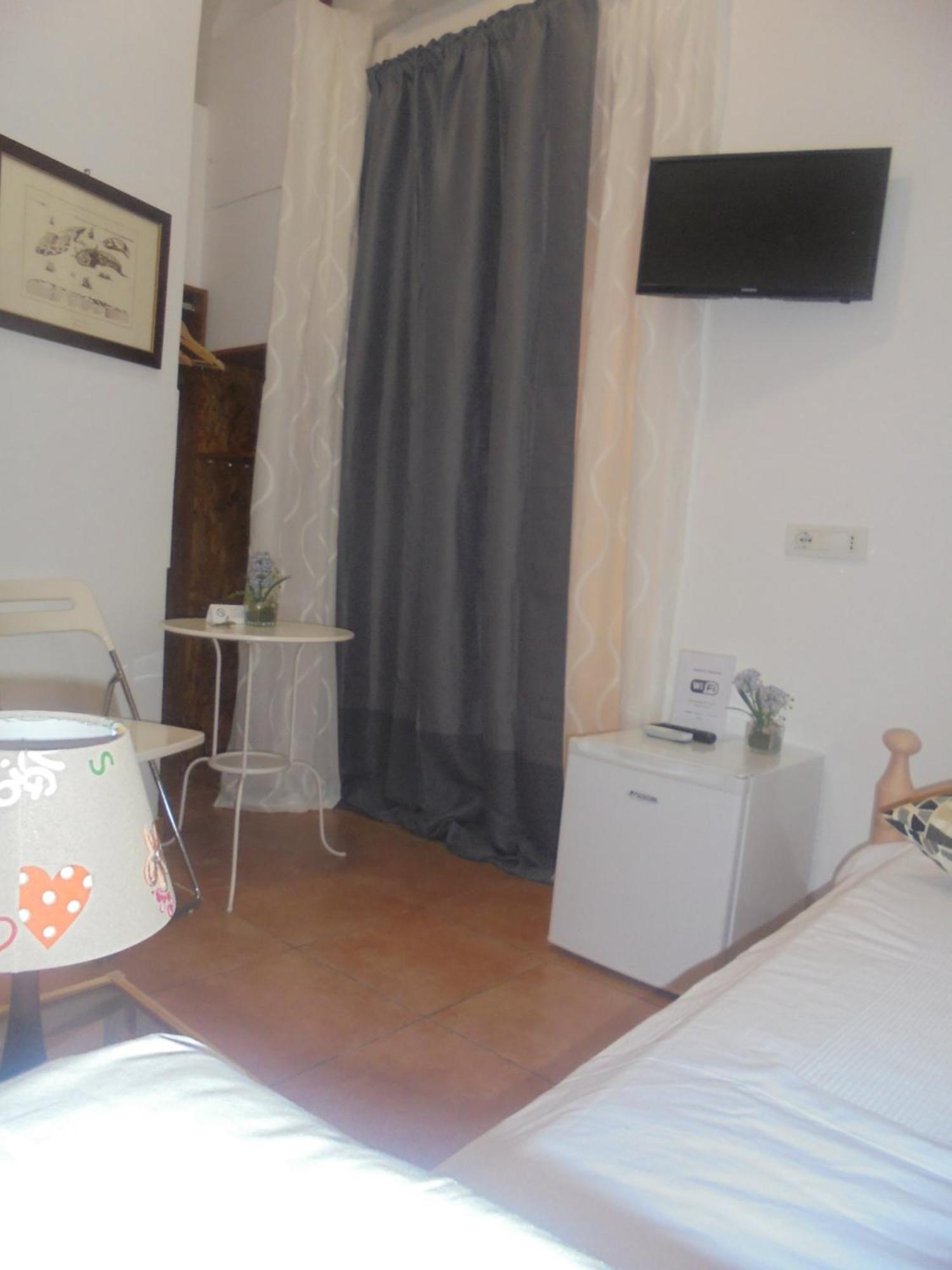 לינה וארוחת בוקר רומא Residenza Vespasiano חדר תמונה
