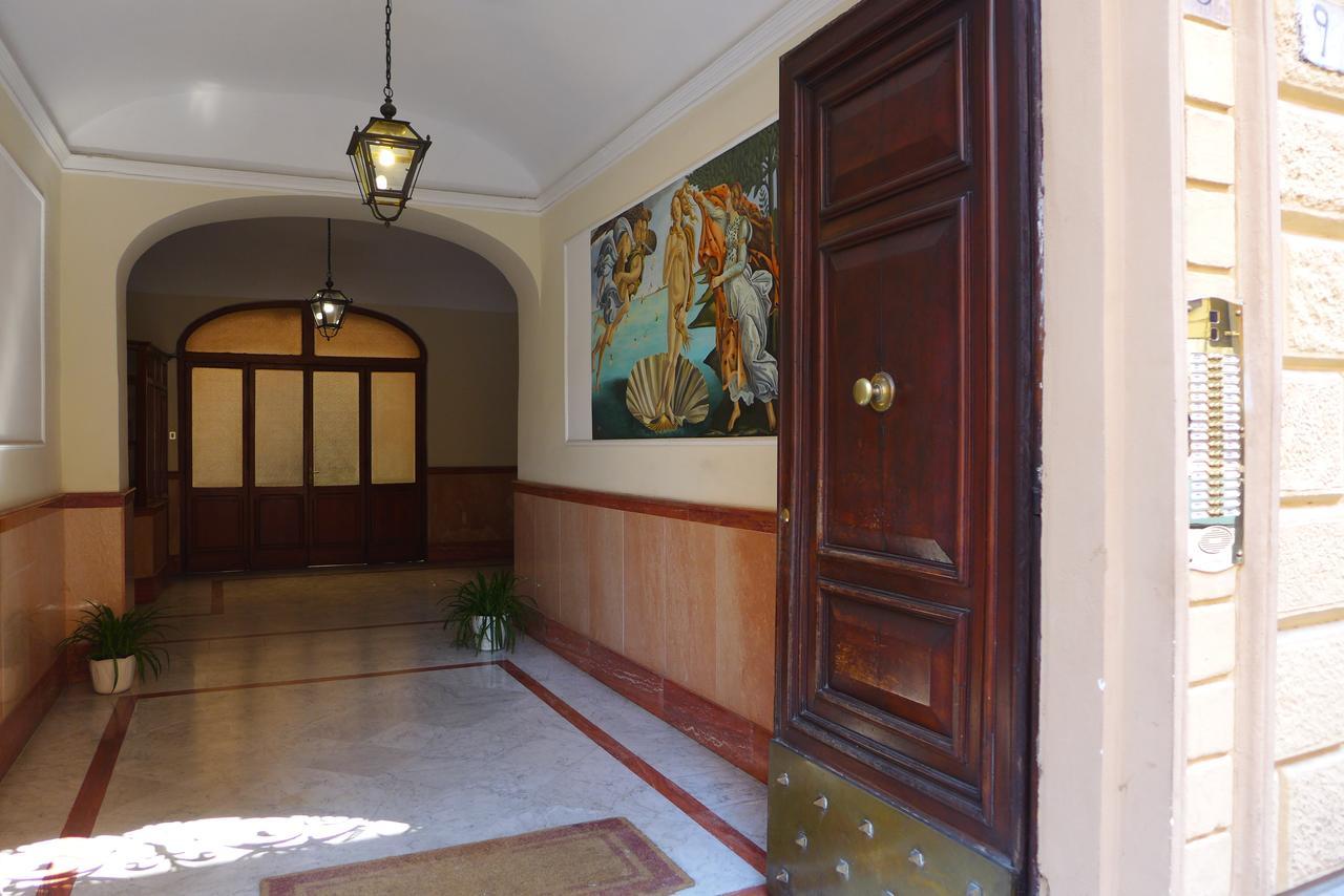 לינה וארוחת בוקר רומא Residenza Vespasiano מראה חיצוני תמונה